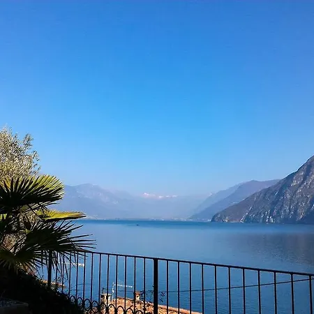 Zu - Lakeside Apartmán *