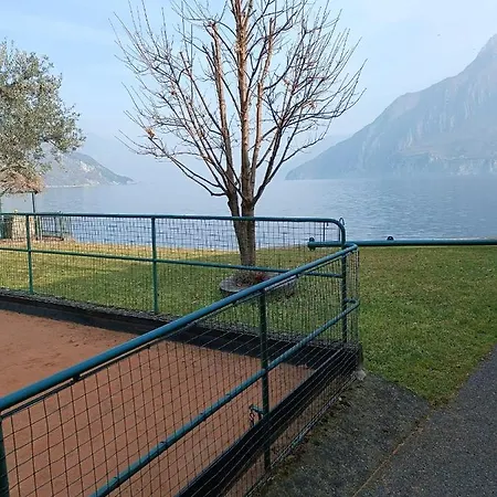 Zu - Lakeside Lägenhet Riva di Solto