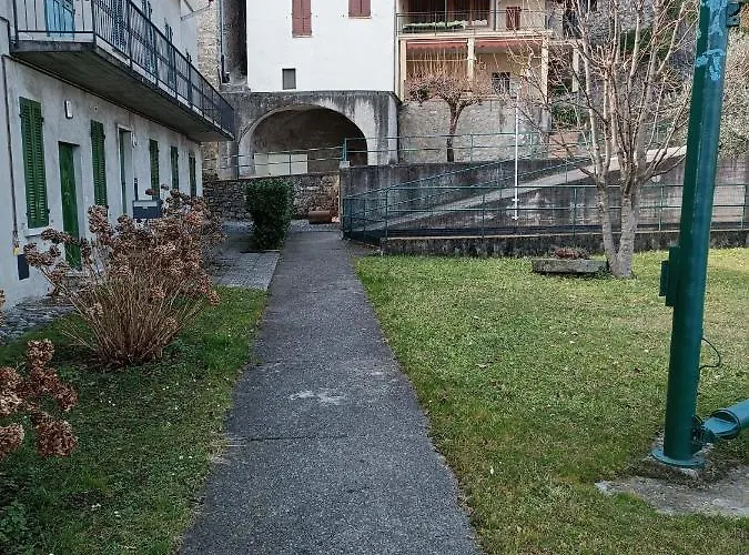 Zu - Lakeside Appartement Riva di Solto